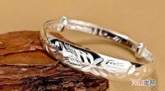 女人戴银镯子有什么讲究 女人银镯子的正确戴法