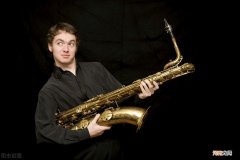 萨克斯管属于木管乐器吗 萨克斯是铜管乐器还是木管乐器