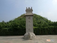 一年坟头没有长出草好不好 坟上不长草后代必出