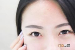 眉毛中有一根特别长这样好吗 一根眉毛特别长有什么说法