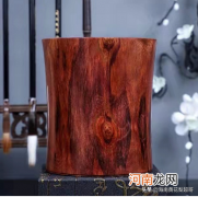 小叶紫檀手串的寓意 小叶紫檀和黄花梨哪个好