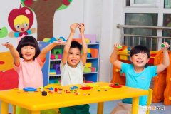 小朋友始终不想上幼儿园 4岁小孩不肯上幼儿园怎么做