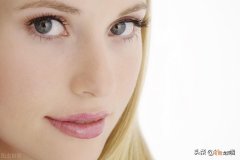 男生看见漂亮女生的反应 男生看到惊艳的女生什么表现