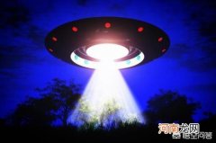 离灯事件 UFO晚上为何要亮着灯飞？