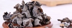 木耳能用热水泡吗?
