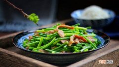 炒蒜苔需要焯水几分钟