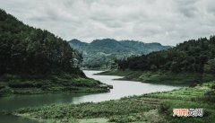 一起爬山什么意思