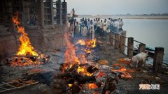 火化是连棺材一起烧吗