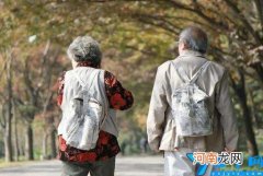 (国内哪里适合70岁老人旅游 65岁老人免费门票)