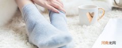 为什么袜子会变黄 为什么穿的袜子会变黄