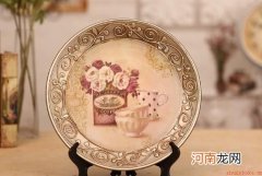 装饰坐盘的搭配技巧和清洁方法