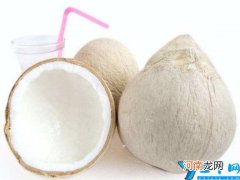 椰汁颜色透明偏黄 椰子汁变质是什么味道和颜色