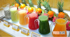 榨的果汁和直接吃水果一样有营养吗 鲜榨果汁有营养吗