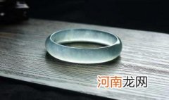 翡翠的表皮裂怎么处理，翡翠手镯表皮裂纹