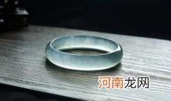 翡翠镯子上的棉线是什么，玉镯上的棉线是什么
