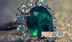 翡翠白皮料是什么场口 黄沙皮翡翠是什么场口