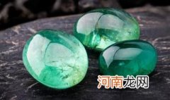 为什么飘绿翡翠这么贵，翡翠飘绿和飘蓝哪个贵