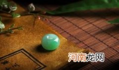 佩戴绿色翡翠戒指寓意 绿色翡翠戒指的寓意什么意思