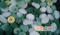 翡翠佛吊坠怎么辨别真假，怎么辨别翡翠佛的真假