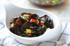 小米椒拌木耳步骤