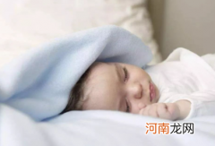 怎么看婴儿睡觉冷不冷
