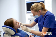 拔牙后棉球用干的还是酒精棉球