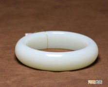 玉手镯款式介绍 玉手镯应该怎么选