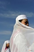 回族女性为什么要佩戴头纱 回族为什么戴头巾