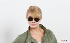 墨绿色最佳颜色搭配图 墨绿色配什么颜色好看