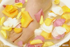 早上空腹泡脚对身体好不好 早上空腹泡脚的好处