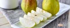 梨带皮吃还是不带皮 吃梨削皮好还是不削皮好