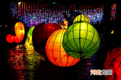 中秋节是放孔明灯还是灯笼