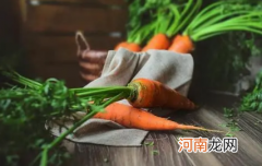 胡萝卜异常生长是什么原因
