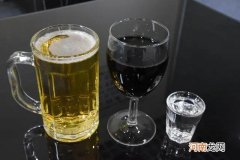 一百毫升是几两，一百毫升酒含有多少酒精？