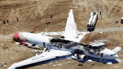 飞机黑匣子有几个，在飞机的什么位置？