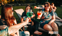 22个实用的人际关系沟通技巧 人际交往的技巧有哪些