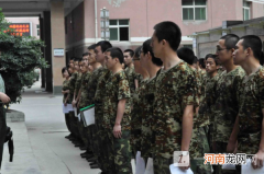 2022女生容易考的军校有哪些-大学生考军校的条件