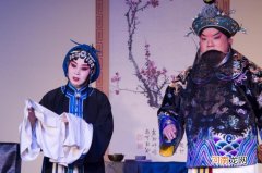 描写国粹京剧的历史悠久句子