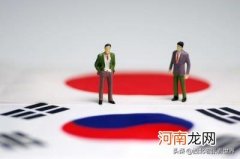 卢武铉文在寅 卢武铉是如何与韩国财阀斗争的？
