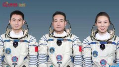 半年巡天终归来 叶光富紧紧拥抱妻子满眼眷恋