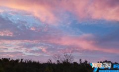 晓看天色暮看云什么意思 晓看天色暮看云什么意思-