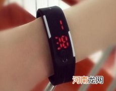 电子表怎样调时间