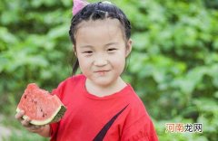 比尾略甜 西瓜头和尾巴哪边甜？西瓜从头开始成熟