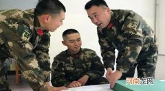 三折被子划线位置在哪 三折被子的技巧和叠法