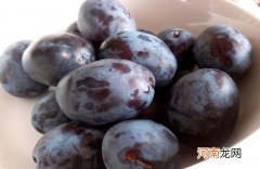 西梅和牛奶可以一起吃吗？不能，蛋白质遇酸易引发腹泻