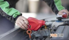 衣服上的机油用什么可以洗下来