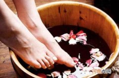 小苏打水泡脚的危害，长期泡会造成脚部损害/短期泡好处多