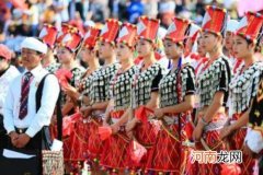 景颇族的风俗习惯 有客人进家均会招待食宿热情好客