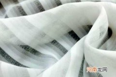 禁用洗衣机 雪纺上的水印怎么去除，浸泡后手洗几遍即可