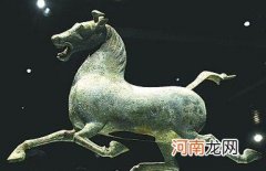 马踏飞燕的正面照，为何很少人拍？看到正面照后不由得哈哈年夜笑